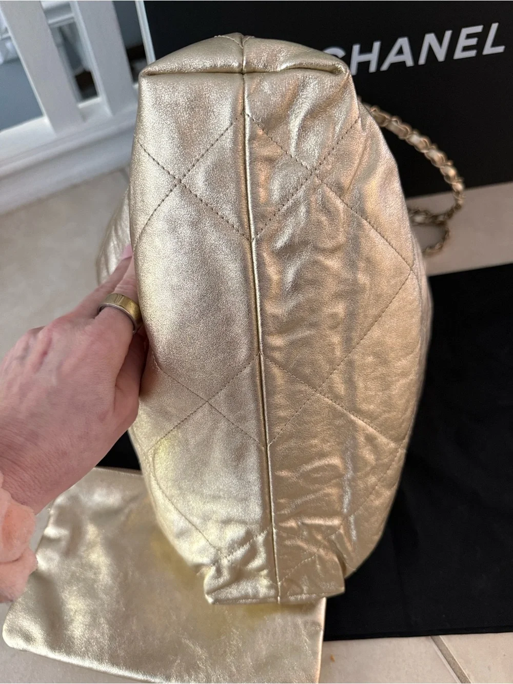 CHANEL 2022 🦄 Metallic Gold Quilted Drawstring Shoulder Bag with Chain